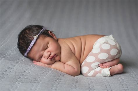 10 pound baby girl | Seattle Newborn Photography - Dawn Potter Photography