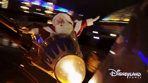 Flying Santa GIFs - Find & Share on GIPHY