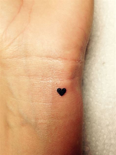 Discover more than 73 small black heart tattoo super hot - in.cdgdbentre