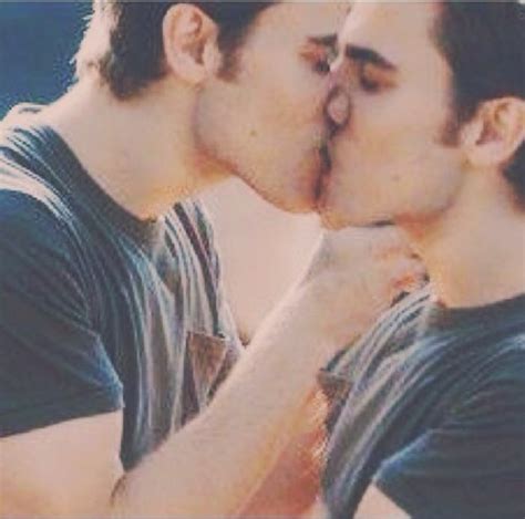 kiss - Stefan & Silas Photo (35180307) - Fanpop