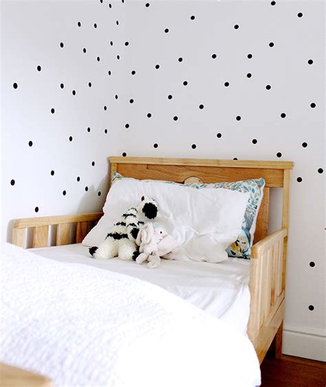 25 Amazing Polka Dot Interior Walls