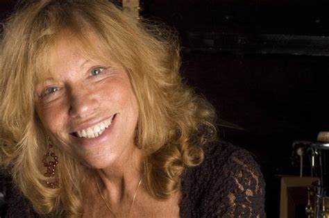 Carly Simon biography, birth date, birth place and pictures