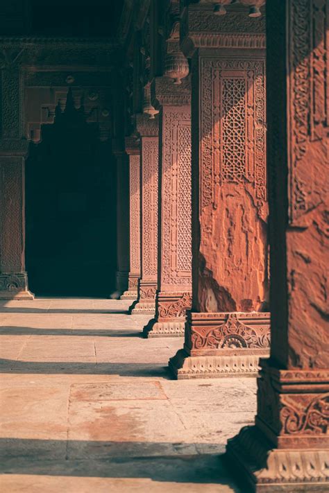 Agra's Iconic Red Fort - A Glimpse of the Mughal Empire — India Photo ...