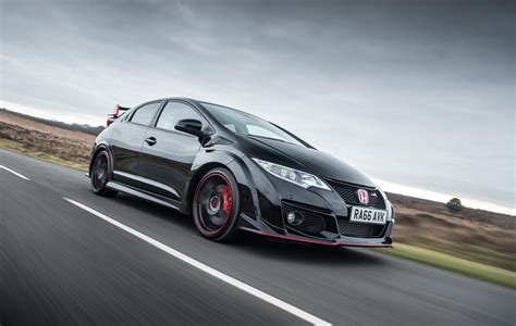 Honda sends out current Civic Type R with Black Edition