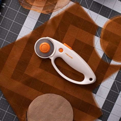 Fiskars® Loop Rotary Cutter (45 mm) | Fiskars