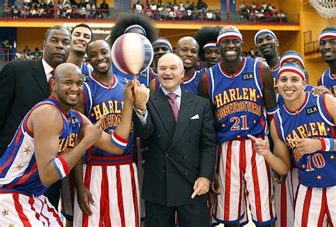 The Harlem Globetrotters Tip Off - Sports Illustrated