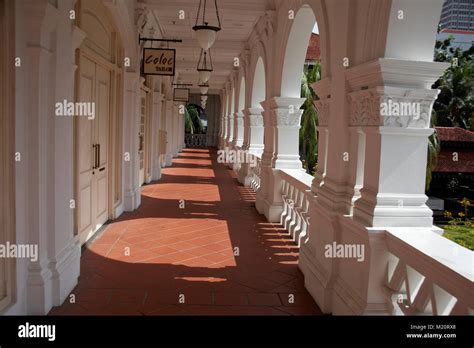 Raffles Hotel in Singapore Stock Photo - Alamy