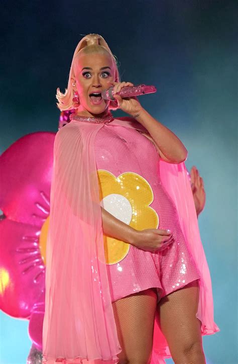 Katy Perry Baby Bump Photos: See Pics of the Pregnant Singer!