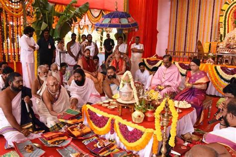 KCR begins Subrahmanyeshwara Yagam at his farm house in Erravalli