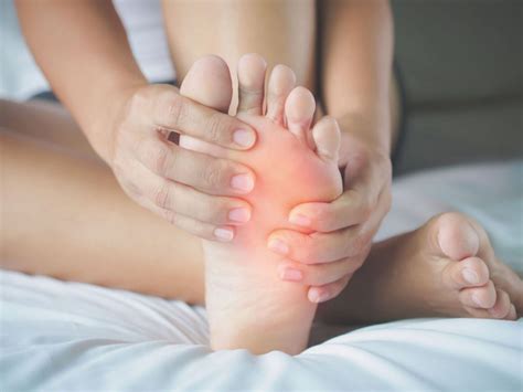 Sore Feet: Causes, Symptoms, Precautions and Natural Remedies - Fitness Elements