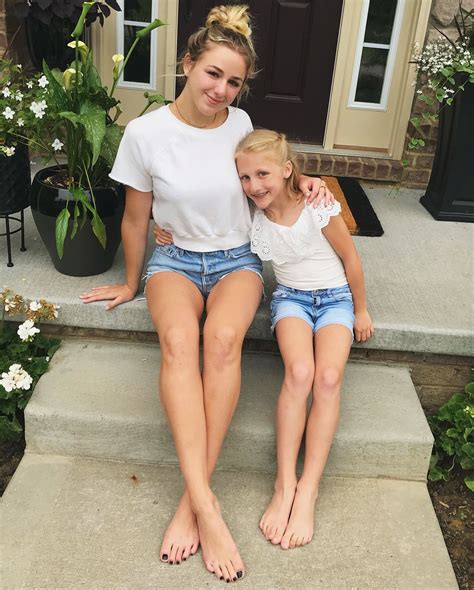 Twinning with the bean 💛🌻🤩 Chloe Lukasiak, Dance Moms Girls, Girl ...