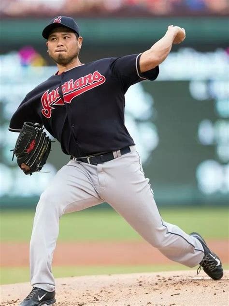 Bruce Chen with the Indians | Baseball players, Teams, Baseball