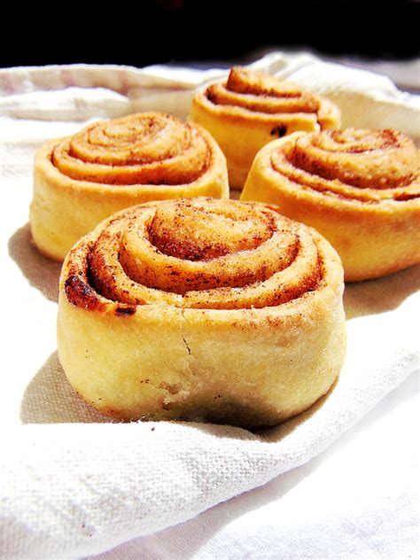 Quick & Easy Homemade Cinnamon Rolls Recipe | Sweet Passions