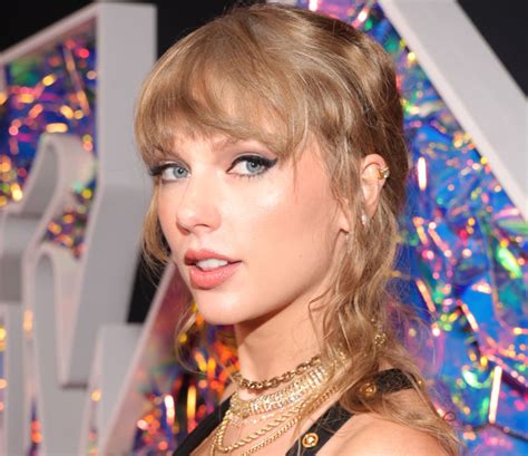 Taylor Swift Channels Her 'Reputation' Era for Latest Red Carpet Outing - Parade