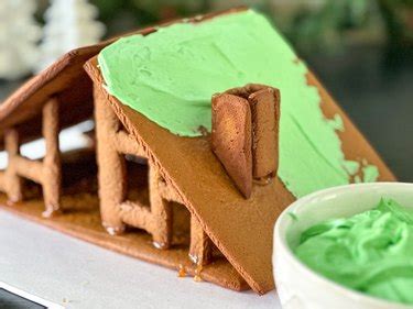 Taylor Swift Gingerbread House Design Tutorial | ehow