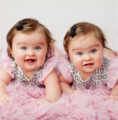 25 Most Beautiful & Cute Twins Baby Pictures | Cute baby twins, Twin ...