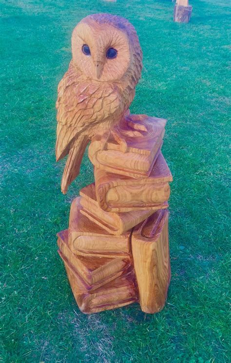 Chainsaw carved owl on books out of cherry Woodworking For Dummies, Woodworking Table Saw, Best ...