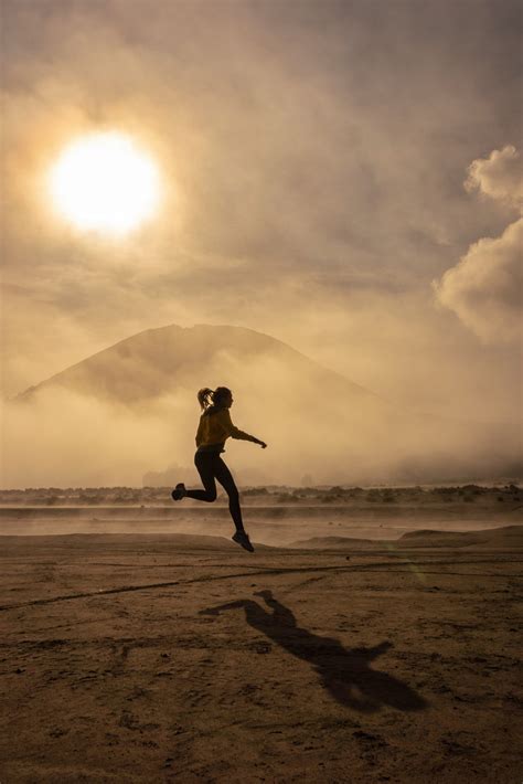 Mount Bromo at Sunrise Guide – An Otherworldly Experience – cassiethehag