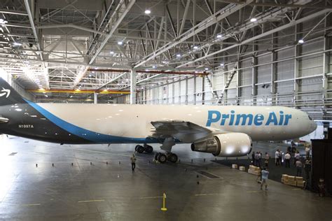 Amazon is building a $1.5 billion hub for its own cargo airline - Recode