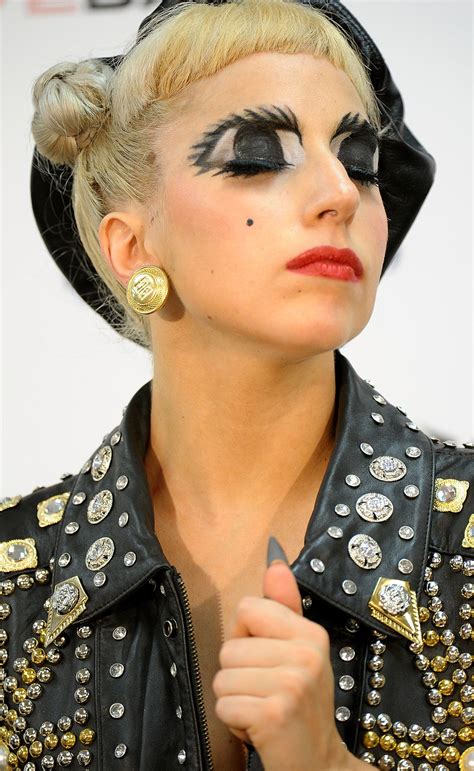 Heavy Makeup | Lady gaga, Lady, Celebrity style