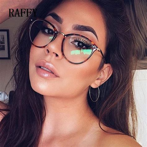 Most Popular Eyeglass Frames For Women 2024 - Paola Beatrisa