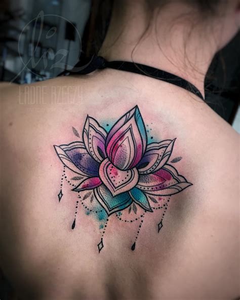 Tatuaje: Flor de Loto Acuarelas - Tatuajes para Mujeres