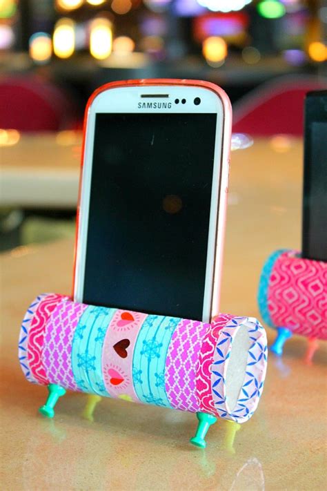 DIY Phone Holder With Toilet Paper Rolls | Easy Peasy Creative Ideas