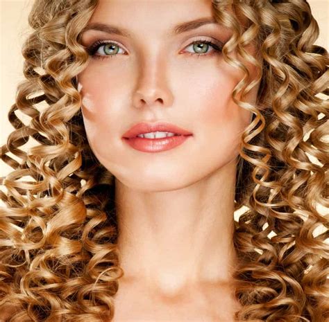 26 Long Blonde Curly Hairstyles for Women (Photo Ideas) – Headcurve