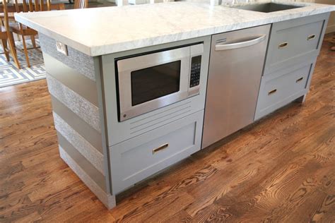 design dump: how to fake a built-in microwave | Built in microwave cabinet, Kitchen design small ...