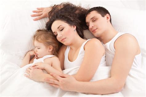 Children who sleep with parents are at reduced risk of obesity - UPDATED TRENDS