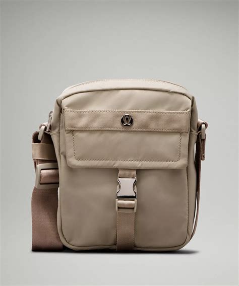 Wunderlust Crossbody Bag 2L | Unisex Bags,Purses,Wallets | lululemon Canada