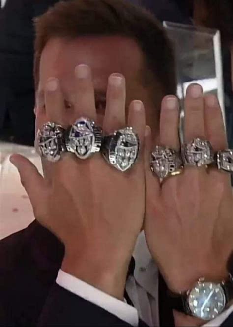 Tom brady shows off his 7 super bowl rings – Artofit