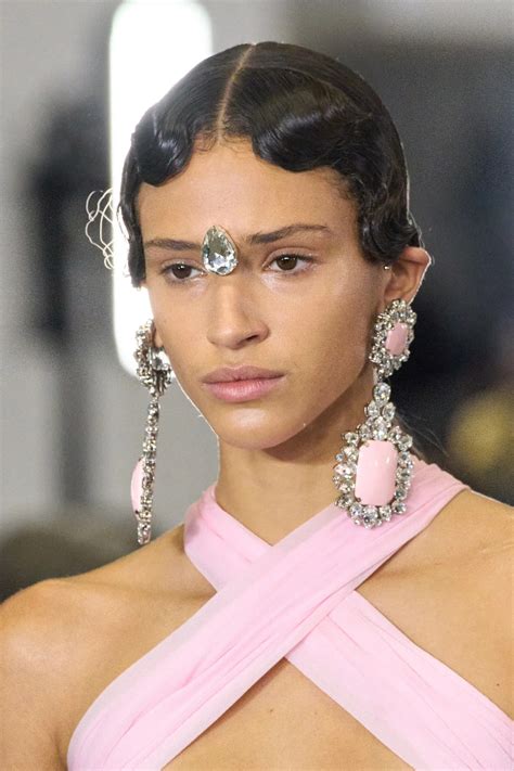 The 6 jewelry trends to remember from Fashion Week Spring-Summer 2023 | Vogue France