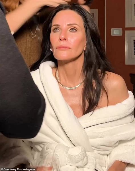 Courteney Cox shares whirlwind behind-the-scenes clip of herself ...