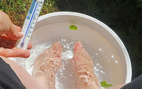 6 Ice Bath Benefits + What Is The Optimal Time To Stay In?