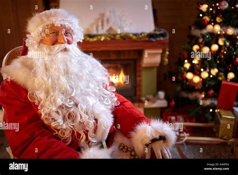 Real santa claus hi-res stock photography and images - Alamy