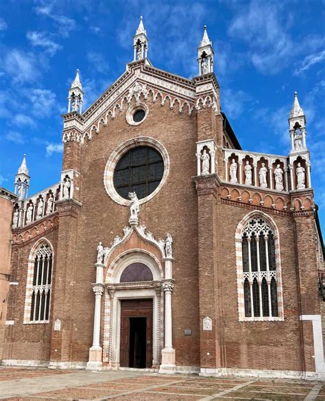 Cannaregio, Venice's Most Relaxing District - Lions in the Piazza