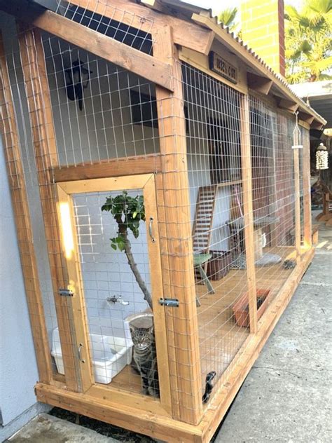 30+ DIY Catio Ideas That Are Totally Pawsome | HubPages Outdoor Cat ...