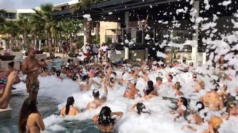 Breathless Riviera Cancun- Xcelerate Foam Party - YouTube