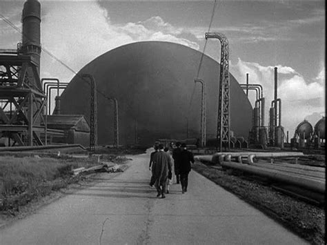 Quatermass 2 (1957) | Scorethefilm's Movie Blog