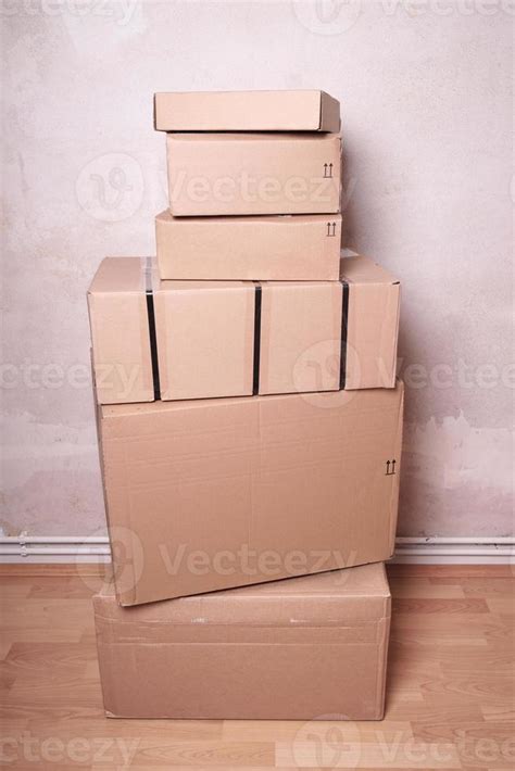 cardboard boxes of different sizes 6162226 Stock Photo at Vecteezy