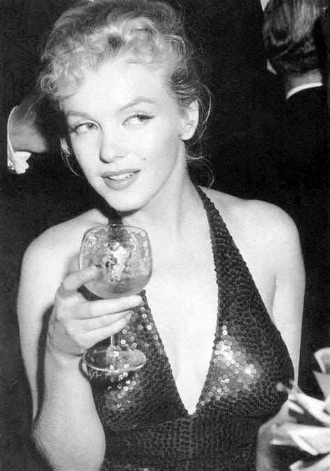 File:Marilyn Monroe April in Paris Ball 1957.jpg - Wikimedia Commons