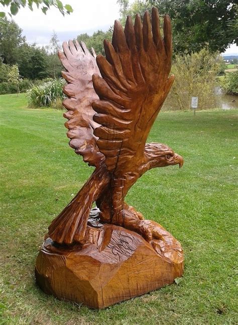 life sized Eagle carved in Oak | Садовые скульптуры, Скульптуры животных, Деревянная скульптура