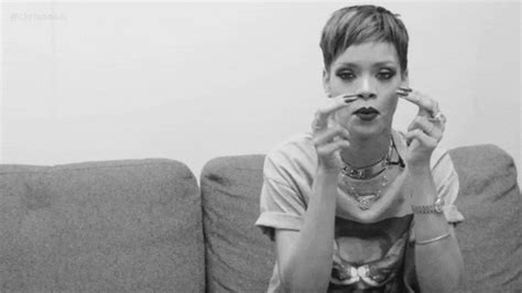 Rihanna Short Hair GIFs - Find & Share on GIPHY