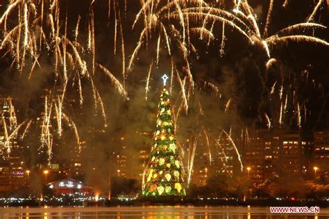 World’s Largest Floating Christmas Tree Lights Up in Rio De Janeiro