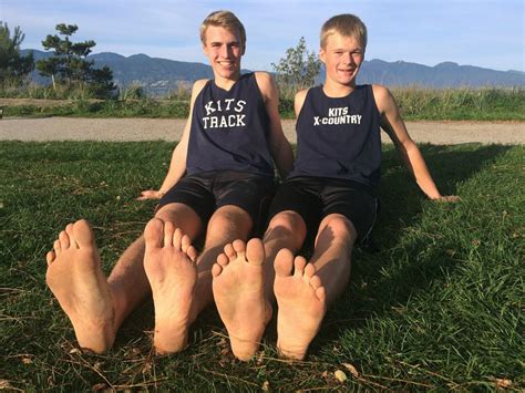 Cross-country: Shoeless Kitsilano runners bare their soles - Vancouver ...