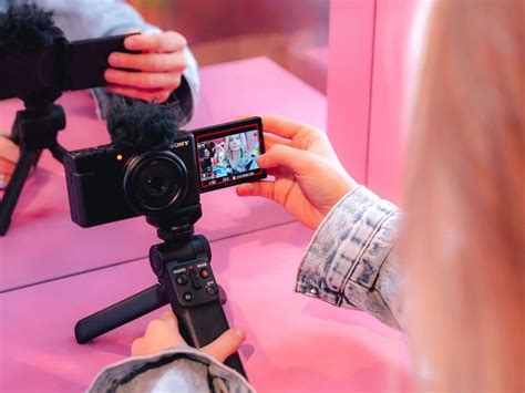 Sony ZV-1F vlog camera has a compact design with a wide-angle lens & advanced tech » Gadget Flow
