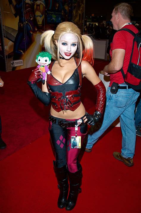 harley-quinn-nycc-comic-con-cosplay.jpg 1000×1510 pixels | cosplay | Pinterest | Sexy, Costume ...