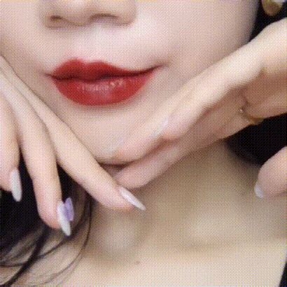 👄Velvet Matte Lipstick Set with Glamour Chain Pouch