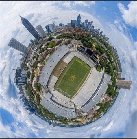 Coach Choice on Twitter: "Just a cold pic of Bobby Dodd stadium right in the city of Atlanta. 🥶🥶 ...